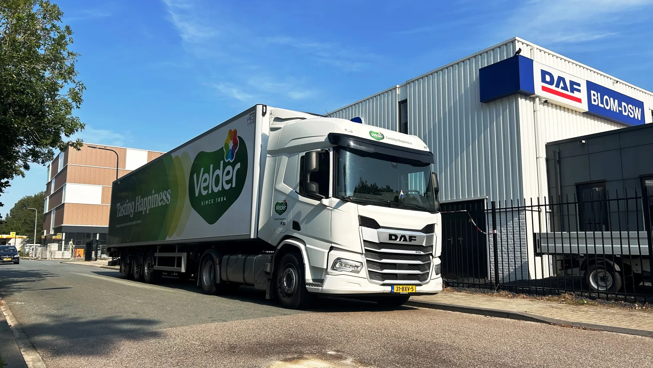 2x DAF XD 410 FT SHC NGD - Velder B.V.