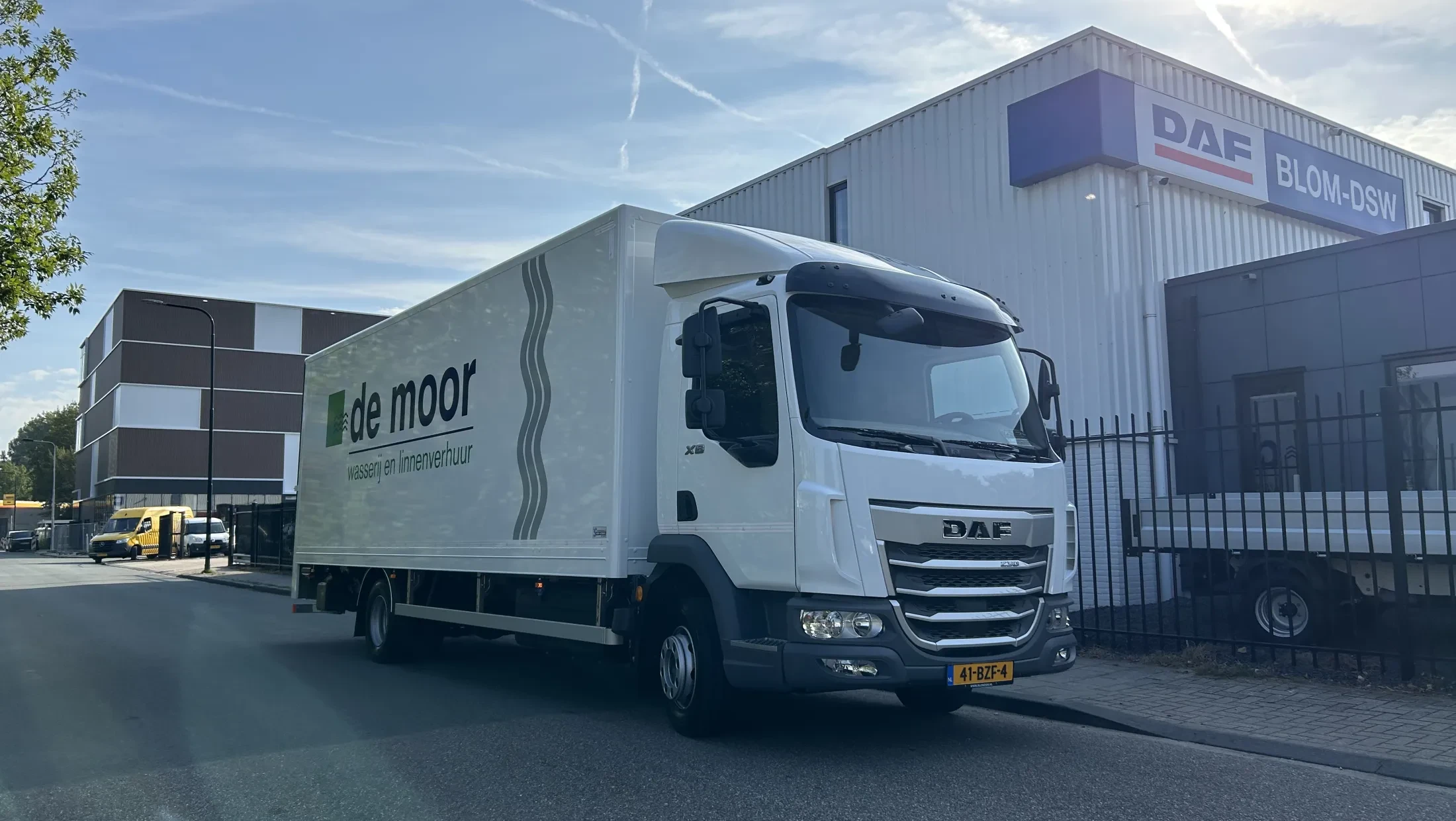 DAF XB 230 FA DC 12T - De Moor