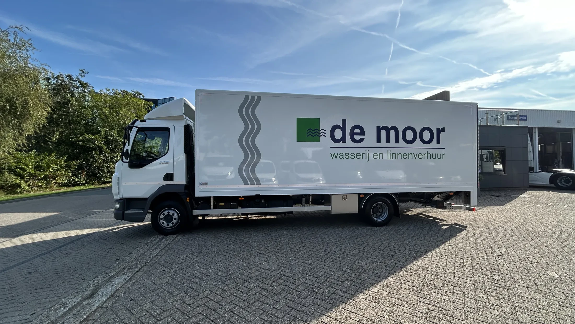 DAF XB 230 FA DC 12T - De Moor
