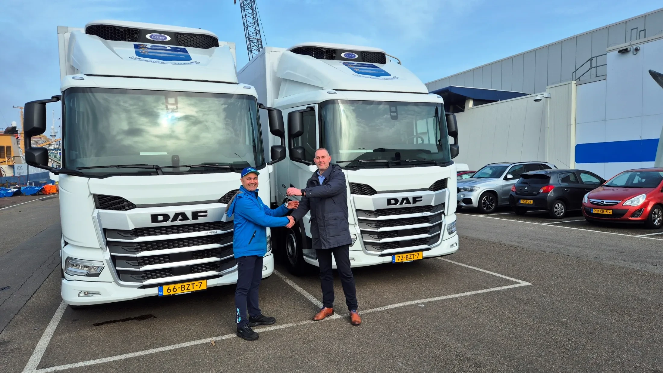 2x DAF XD 340 FA DC - Dulk Haasnoot Seafood 
