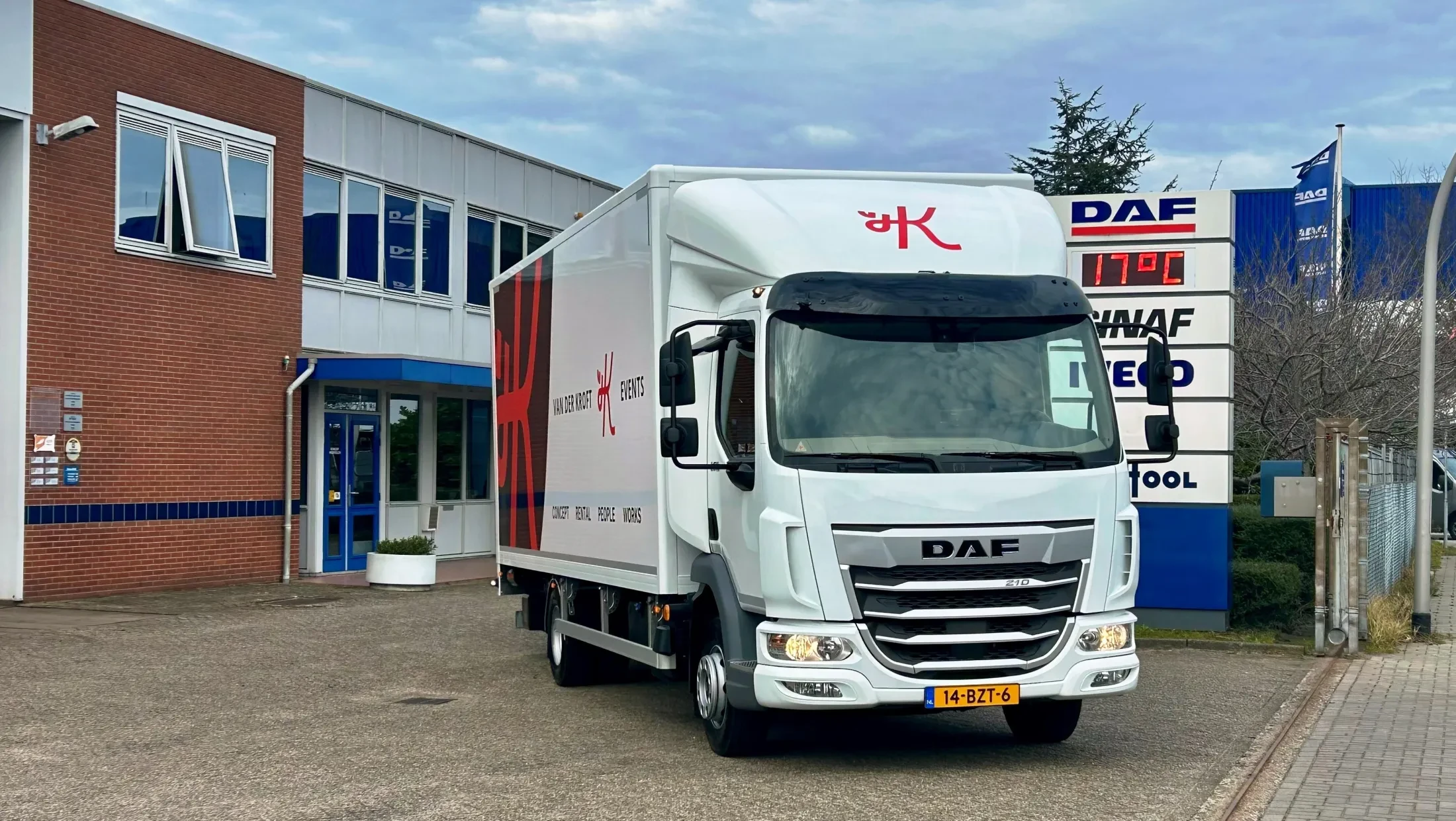 DAF XB 210 FA DC 12T NGD - Kroft Party Rental services